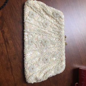 Beaded clutch